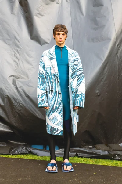 Look 11